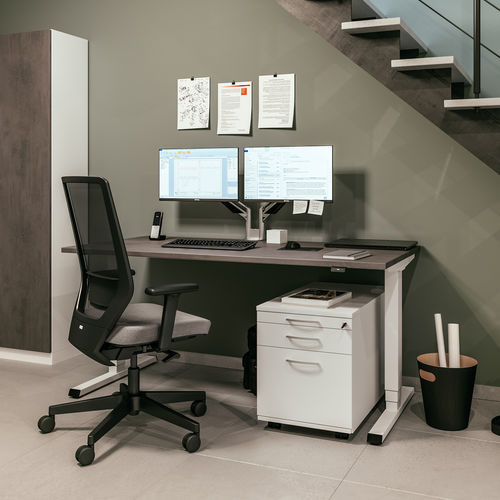 Bureau sur pied - EASY - ASSMANN BÜROMÖBEL GMBH & CO. KG - contemporain / en bois / droit