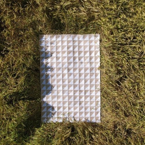 Tapis contemporain - CUINA - calma - à motif géométrique / en plastique recyclé / en polypropylène