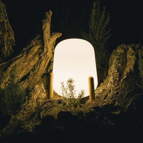 Lampe baladeuse - XICA - calma - en polyéthylène rotomoulé / en iroko / contemporaine