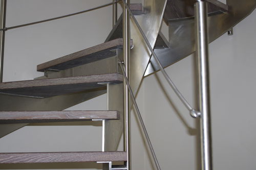 Escalier quart tournant - 500 - Interbau - à marches en bois / à marches en verre / structure en métal