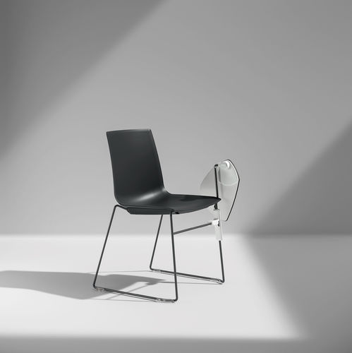 Chaise contemporaine - AIRA EDUCATIONAL - Aresline - d'intérieur / en satin / en hêtre