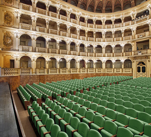 Chaise d'auditorium contemporaine - ROSSINI - Aresline - d'intérieur / en bois / en tissu