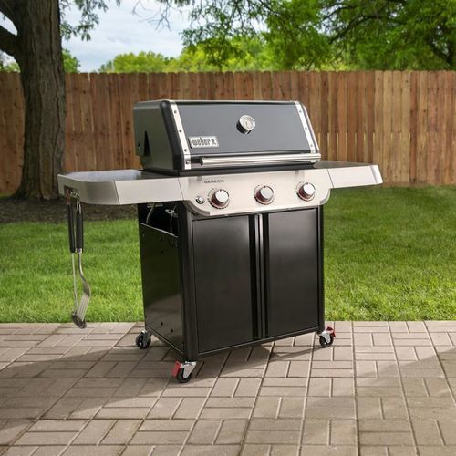 Barbecue à gaz - GENESIS E-315 - Weber EUROPE - sur roulettes / en acier inoxydable / en fonte