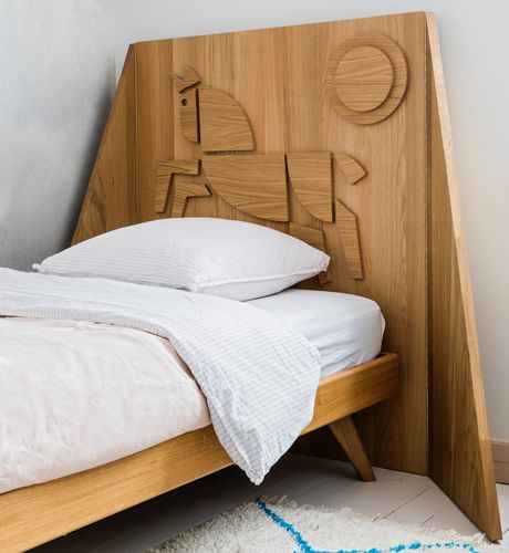 Tête de lit pour lit simple - WITH HORSE - Hans Hansen Furniture - design scandinave / en chêne / pour enfant