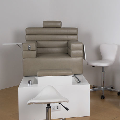 Fauteuil spa pédicure en cuir - Luxury E131 Deluxe - FIAPP - en simili cuir / avec repose-pieds / avec repose-tête