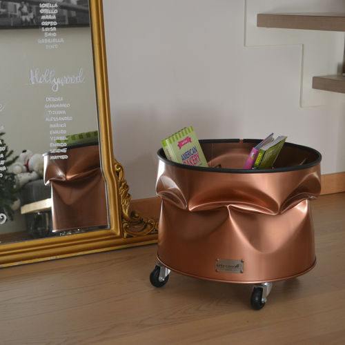 Porte-revues design original - Crash - Artecno Srl - résidentiel / pour salon de coiffure / en métal