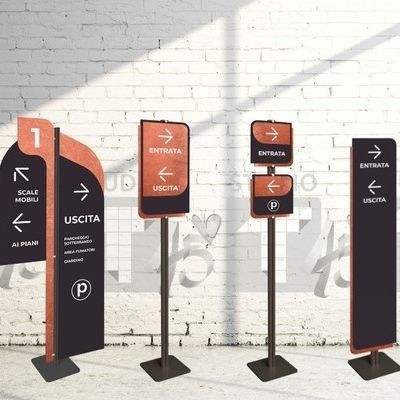 Totem signalétique - CORTEN - STUDIO T - pour espace public / pour établissement public / pour exposition