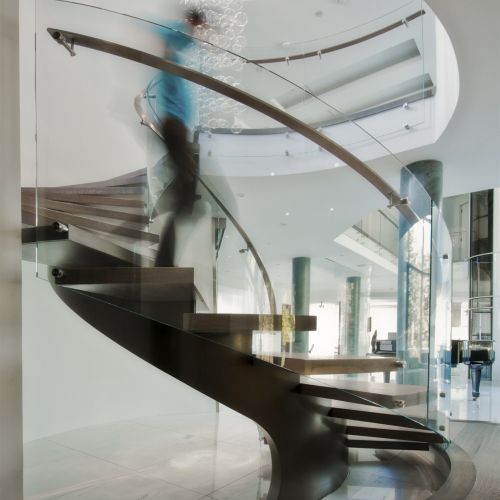 Escalier en colimaçon - BACKBONE 008 - BATTIG DESIGN - à marches en bois / structure en acier inoxydable / contemporain
