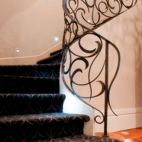 Garde-corps en fer forgé - FAUX 1570 - BATTIG DESIGN - à barreaux / d'intérieur / pour escalier