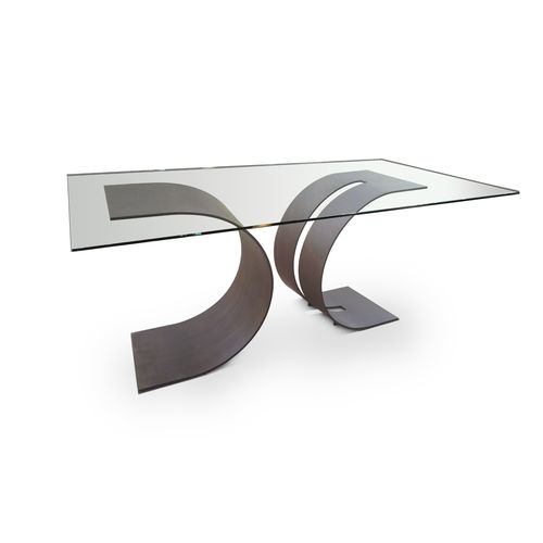 Table à manger contemporaine - CARLOVI - GONZALO DE SALAS - en verre / avec piètement en acier COR-TEN® / rectangulaire