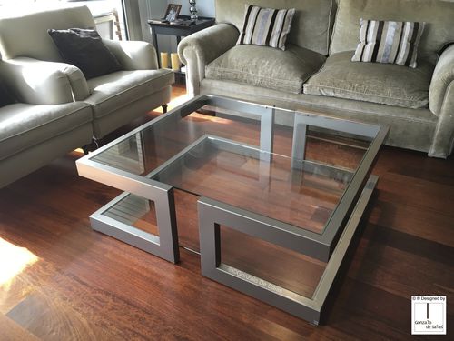 Table basse contemporaine - LISA - GONZALO DE SALAS - en verre / carrée / résidentielle