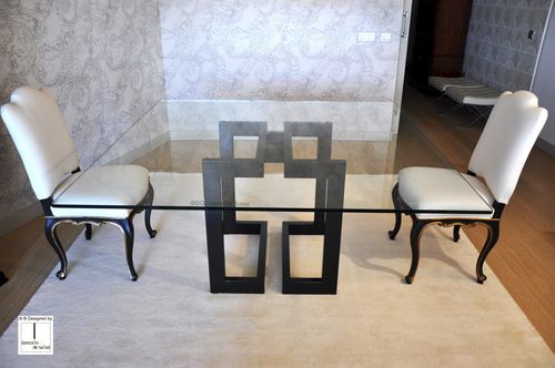 Table à manger contemporaine - SENDAI - GONZALO DE SALAS - en cristal / en fer / en métal laqué