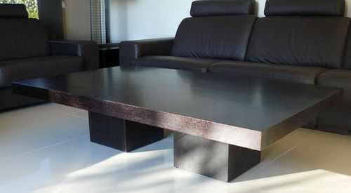 Table basse contemporaine - CAPELA - GONZALO DE SALAS - en bois / rectangulaire / résidentielle