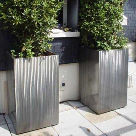 Jardinière en métal - GONZALO DE SALAS - contemporaine / pour espace public / d'extérieur