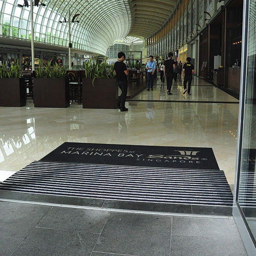 Tapis d'entrée pour établissement public - GRADUS - Getz Bros & Co. (Singapore) Private Limited - en nylon / antisalissure / antidérapant