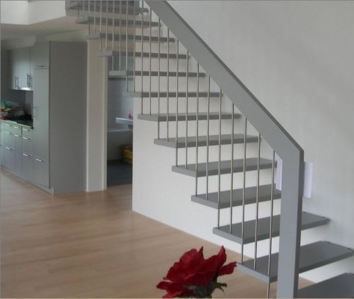 Escalier droit - KELLER TREPPENBAU AG - à marches en bois / structure en métal / contemporain