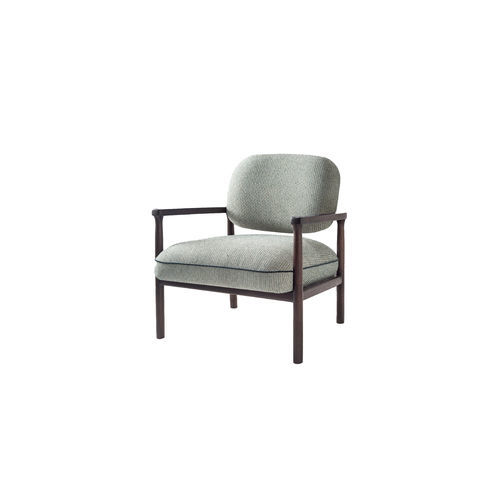 Chaise contemporaine - LUA 210 - Adriana Hoyos - d'intérieur / en tissu / avec piètement en bois