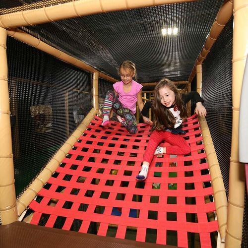 Grimpeur d'intérieur - PYRAMID RUN   - Soft Play LLC