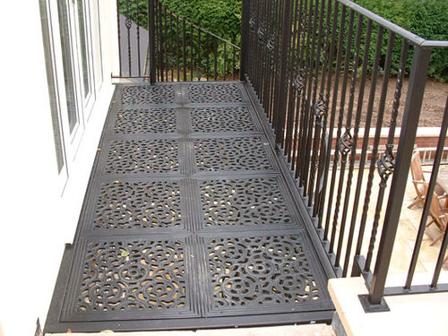 Balcon à barreaux - VICTORIAN WITH BALUSTERS - British Spirals & Castings - en fer forgé