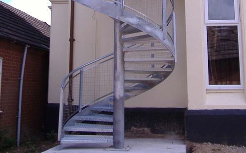 Escalier en colimaçon - SKILTS - Canal Engineering - à marches en métal / structure en acier / d'extérieur