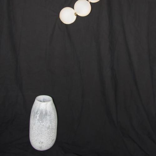 Vase contemporain - LUNES - Semeur d'étoiles - en verre soufflé / fait main / blanc