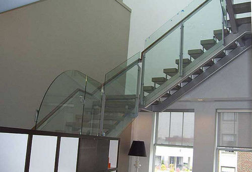 Escalier demi-tournant - 44209 - Couturier Iron Craft - à marches en béton / structure en métal / contemporain