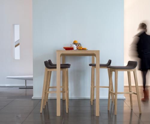 Table mange-debout contemporaine - LAIA - Alki - en chêne / avec piètement en chêne / rectangulaire