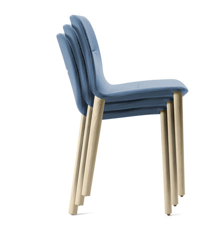 Chaise contemporaine - JANTZI - Alki - d'intérieur / en tissu / avec piètement en bois