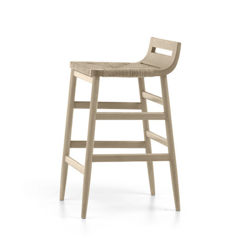Tabouret de bar contemporain - KIMUA - Alki - en paille / avec piètement en chêne / avec repose-pieds