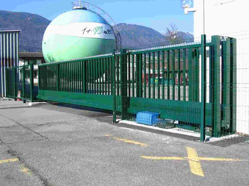 Portail coulissant - AUTOPORTANT LOURD - Jacot des Combes - en aluminium / à barreaux / motorisé