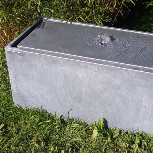Fontaine de jardin -  TABLE D'EAU - Tonton Zingueur - en zinc / en zinc-titane / contemporaine