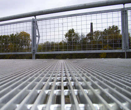Passerelle en acier inox - ADA - Ohio Gratings - en aluminium / à poutres