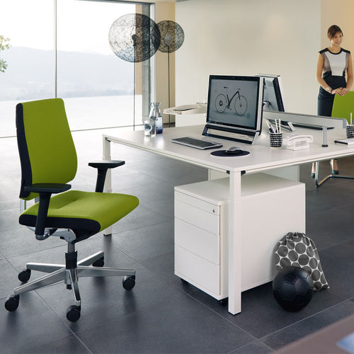 Bureau sur pied - TEMPTATION FOUR - Sedus - contemporain / en placage de bois / droit