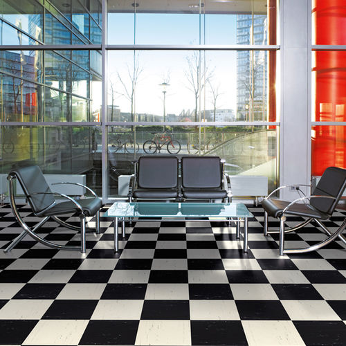 Revêtement de sol en vinyle - POLYFLEX PLUS PU - Polyflor - d'intérieur / pour le tertiaire / en dalles