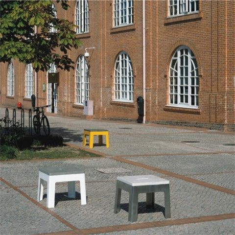 Tabouret contemporain - LUGARCOMUM - A Amop Synergies - en bois / avec piètement en béton / avec piètement en acier