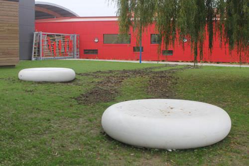 Banc public design organique - LANDSCAPES : STONE B XL - A Amop Synergies - en béton