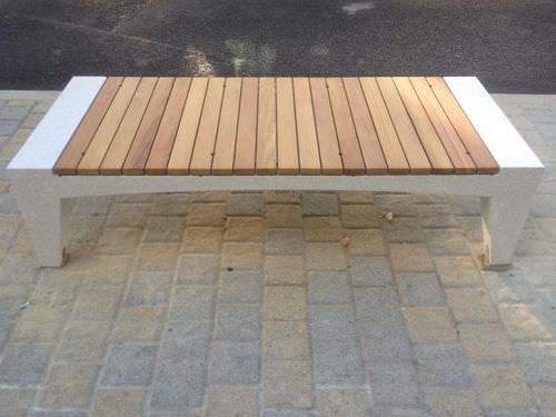 Banc public contemporain - LORD: Collective Benche - A Amop Synergies - en béton