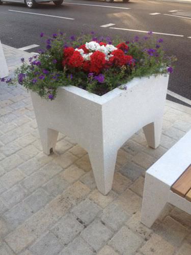 Jardinière en béton - LORD: Planters - A Amop Synergies - carrée / contemporaine / pour espace public