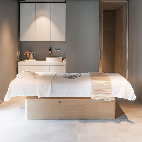 Table de massage sur mesure - THEIA - AKT GROUP - électrique / en bois / en cuir écologique