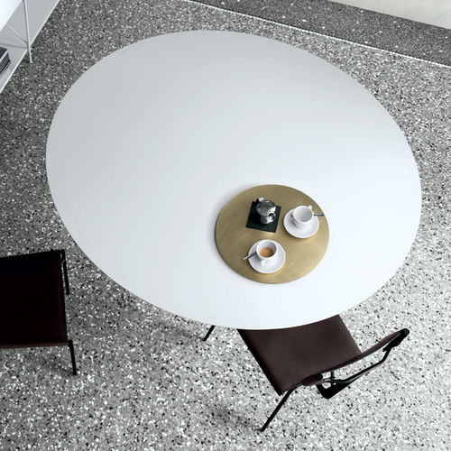 Table contemporaine - T8 - extendo - en bois massif / en iroko / en HPL