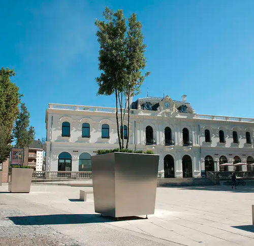 Bac d'orangerie en acier galvanisé - I-KHEOPS - CYRIA | Mobilier Urbain - en acier COR-TEN® / en acier thermolaqué / carré