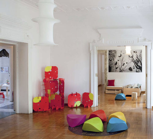 Pouf contemporain - HUT-HUT  - Kalon Studio - en résine / pour enfant / bleu
