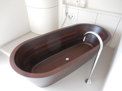 Baignoire ovale - IMAGE 07 - IMAGE - à poser / en résine / en bois