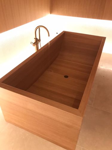 Baignoire à poser - IMAGE - en chêne