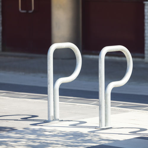 Range-vélo au sol - BIKEPARK - mmcité street furniture - pour espace public / en acier galvanisé / professionnel