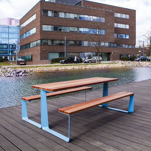 Table de pique-nique contemporaine - RAUTSTER - mmcité street furniture - en bois / en tôle perforée / en HPL