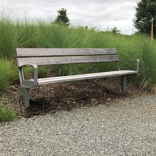 Banc public contemporain - INTERVERA - mmcité street furniture - en bois de feuillus / en pin / en acier