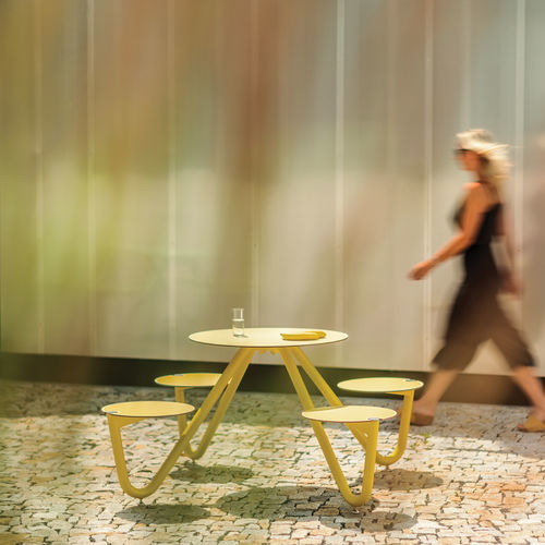 Table de pique-nique contemporaine - ORBIT - mmcité street furniture - en acier galvanisé / en aluminium / en HPL