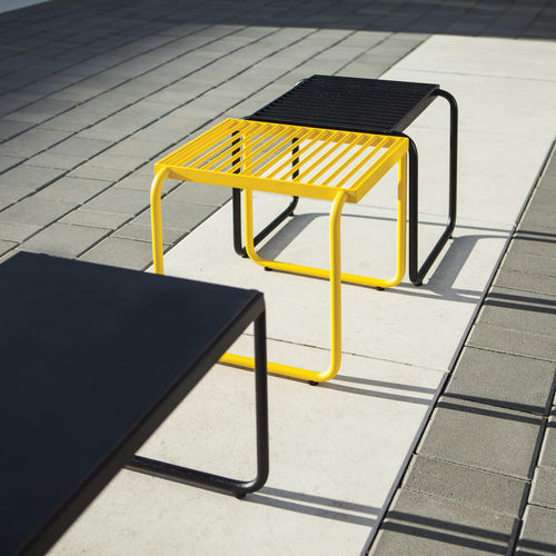 Tabouret contemporain - STACK - mmcité street furniture - en HPL / en acier galvanisé / avec piètement en acier galvanisé