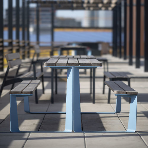 Table de pique-nique contemporaine - RAUTSTER - mmcité street furniture - en bois / en acier / en HPL